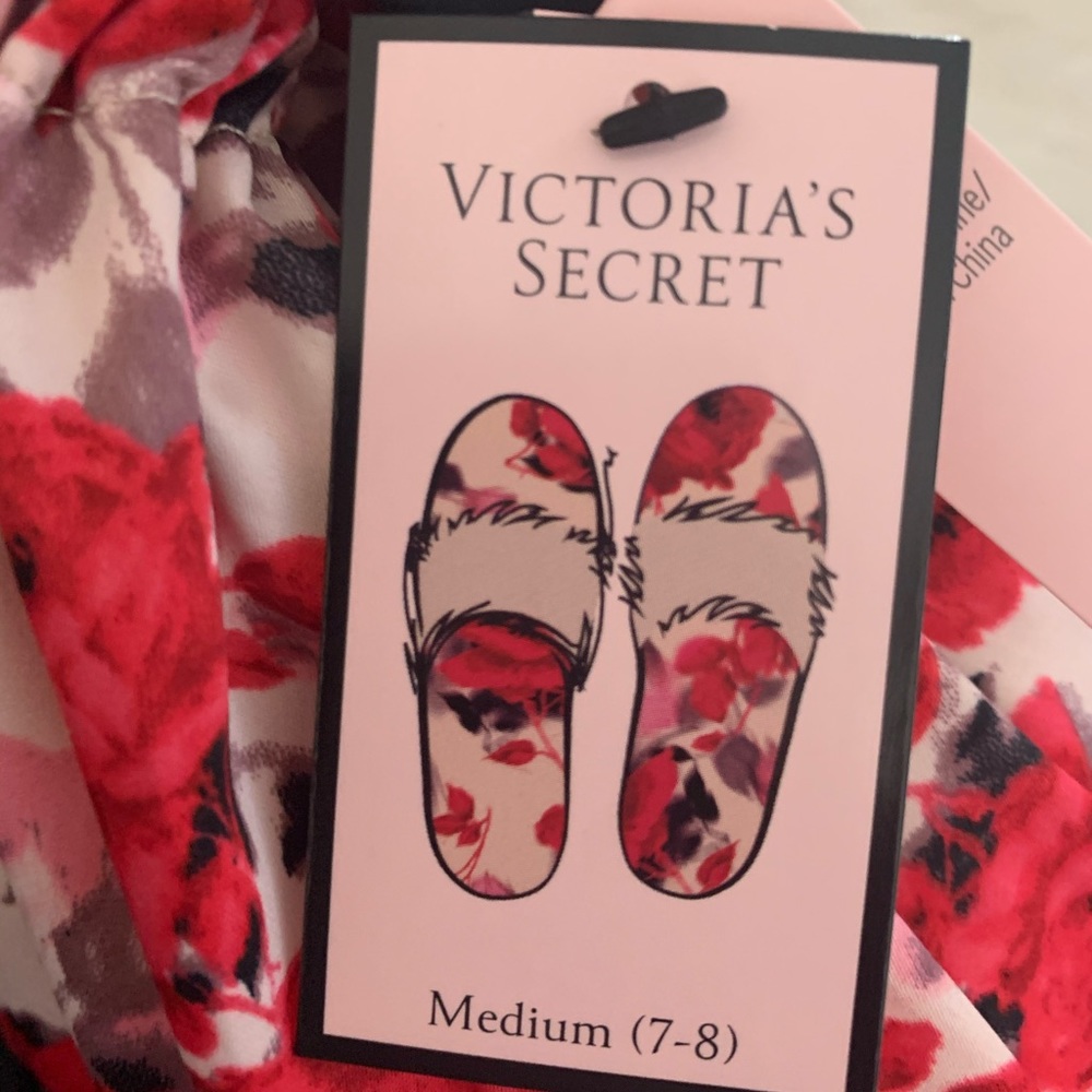 Slippers - Picture 3 of 4